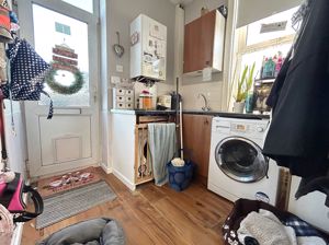 Flat One Utility Room- click for photo gallery